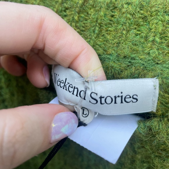 Weekend Stories Antonia Crew Neck Pullover in Olive Green - Picture 5 of 8